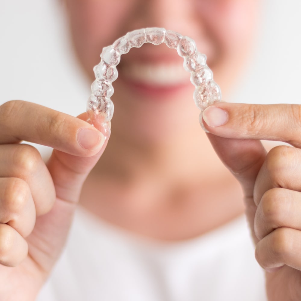 Invisalign Clear Aligners,  Dentiste à Val-des-Monts